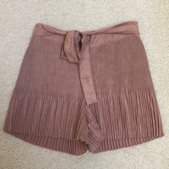 Zara pleated shorts - Picture 2 of 3